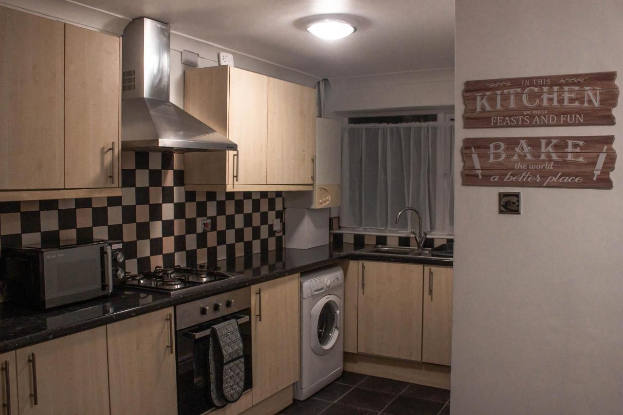 Business Friendly 3Br Home - King Size Beds & Centrally Located Swansea Kültér fotó