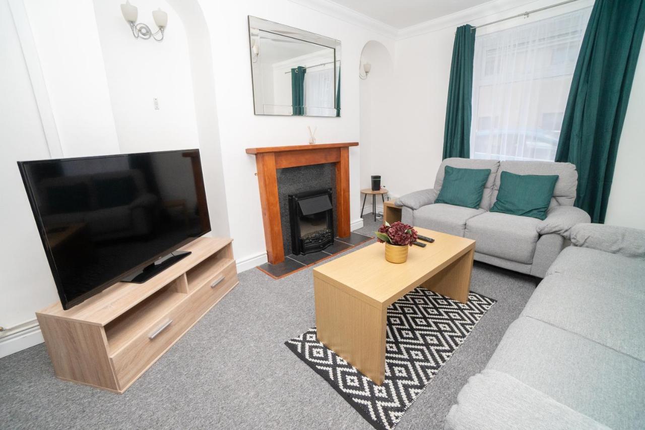 Business Friendly 3Br Home - King Size Beds & Centrally Located Swansea Kültér fotó